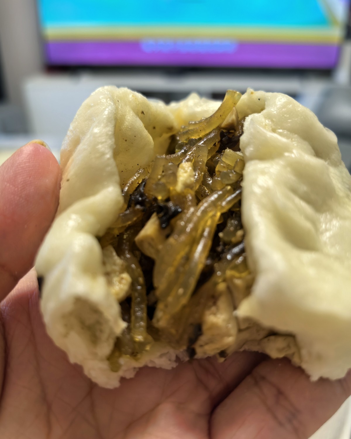 周六家里就我一个人。 早上起来晚就没吃早餐。 体重相比前一天