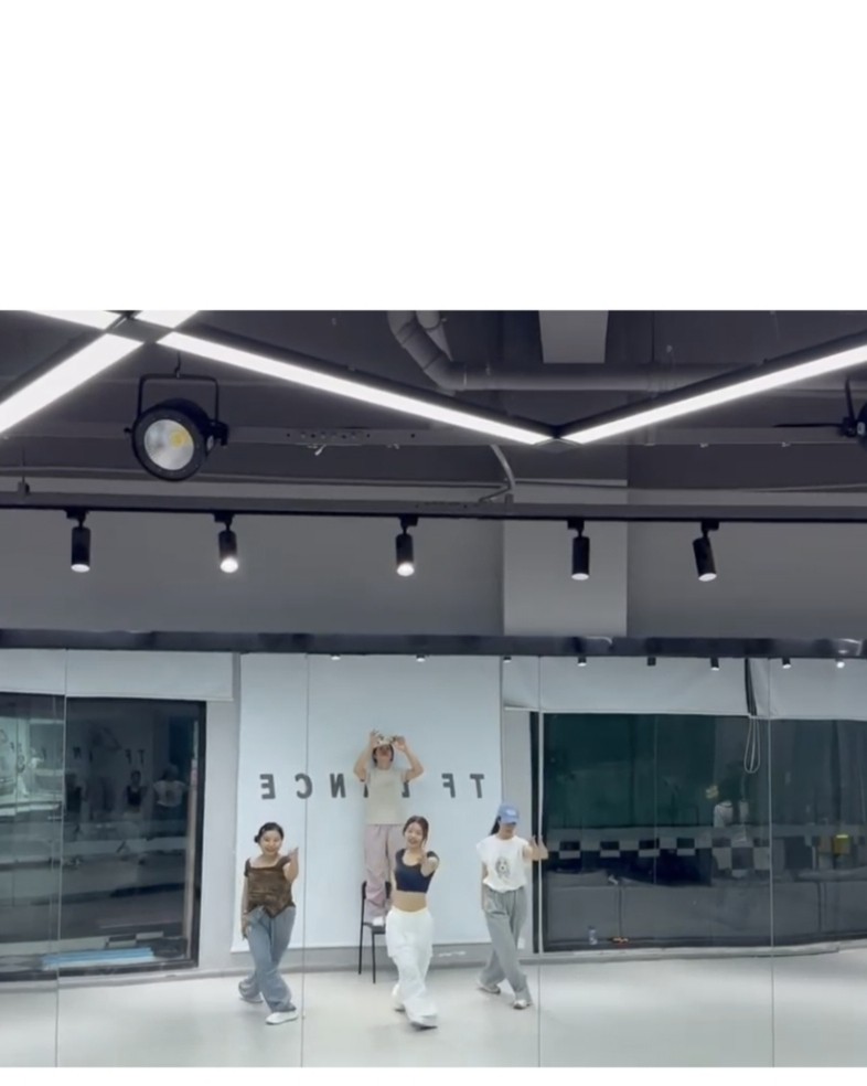 感觉最近吃的大差不差，如果稍微吃多一点会重1斤，但是吃的少一