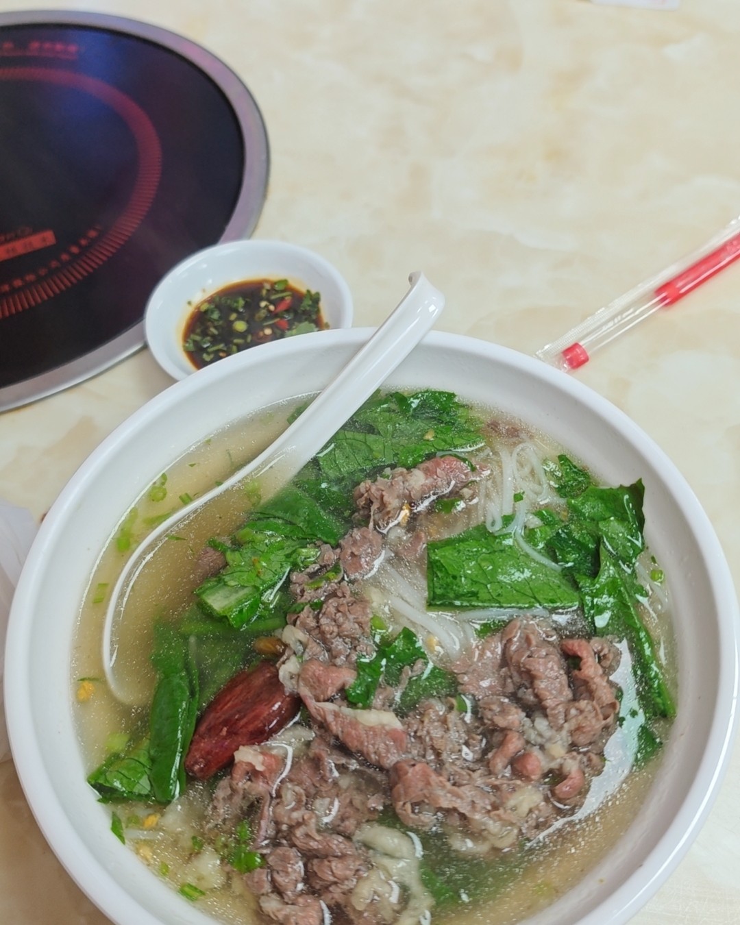 没想到，美食都是藏在美食街里面。而且美食都挺好吃的，牛肉粿条