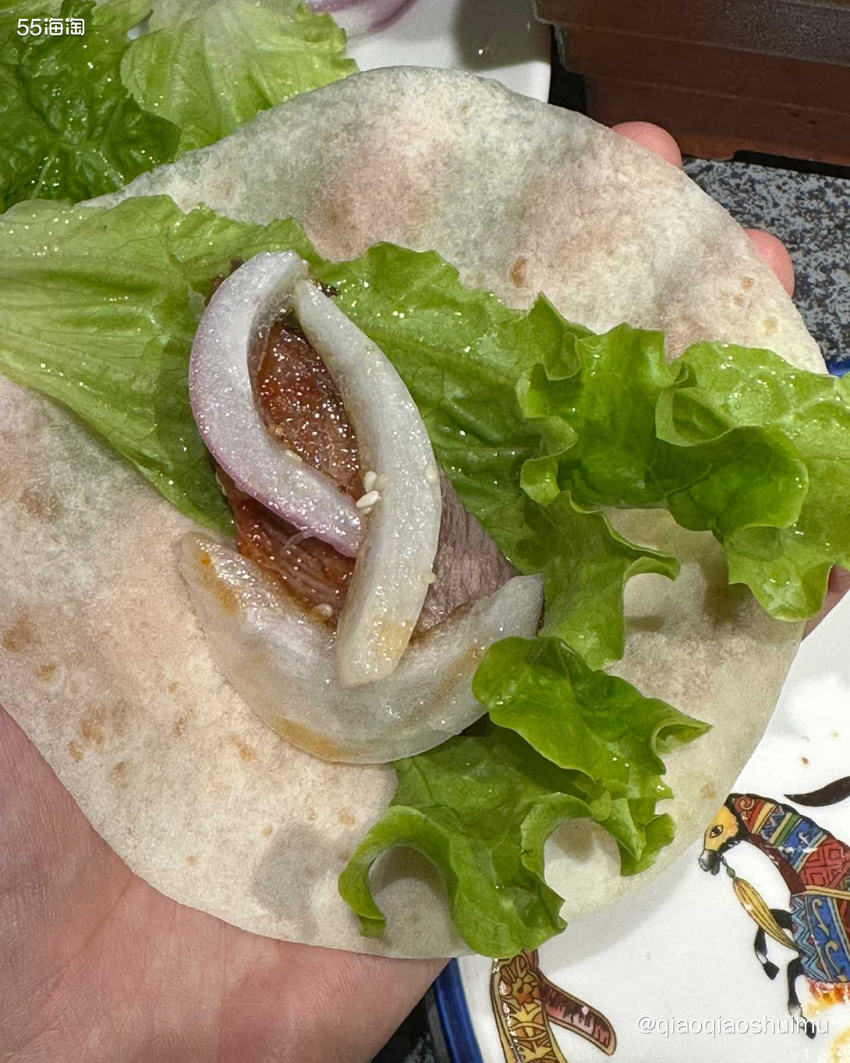 今天去吃了之前中的霸王餐，是一家蒙古餐厅。 套餐里有一份四斤
