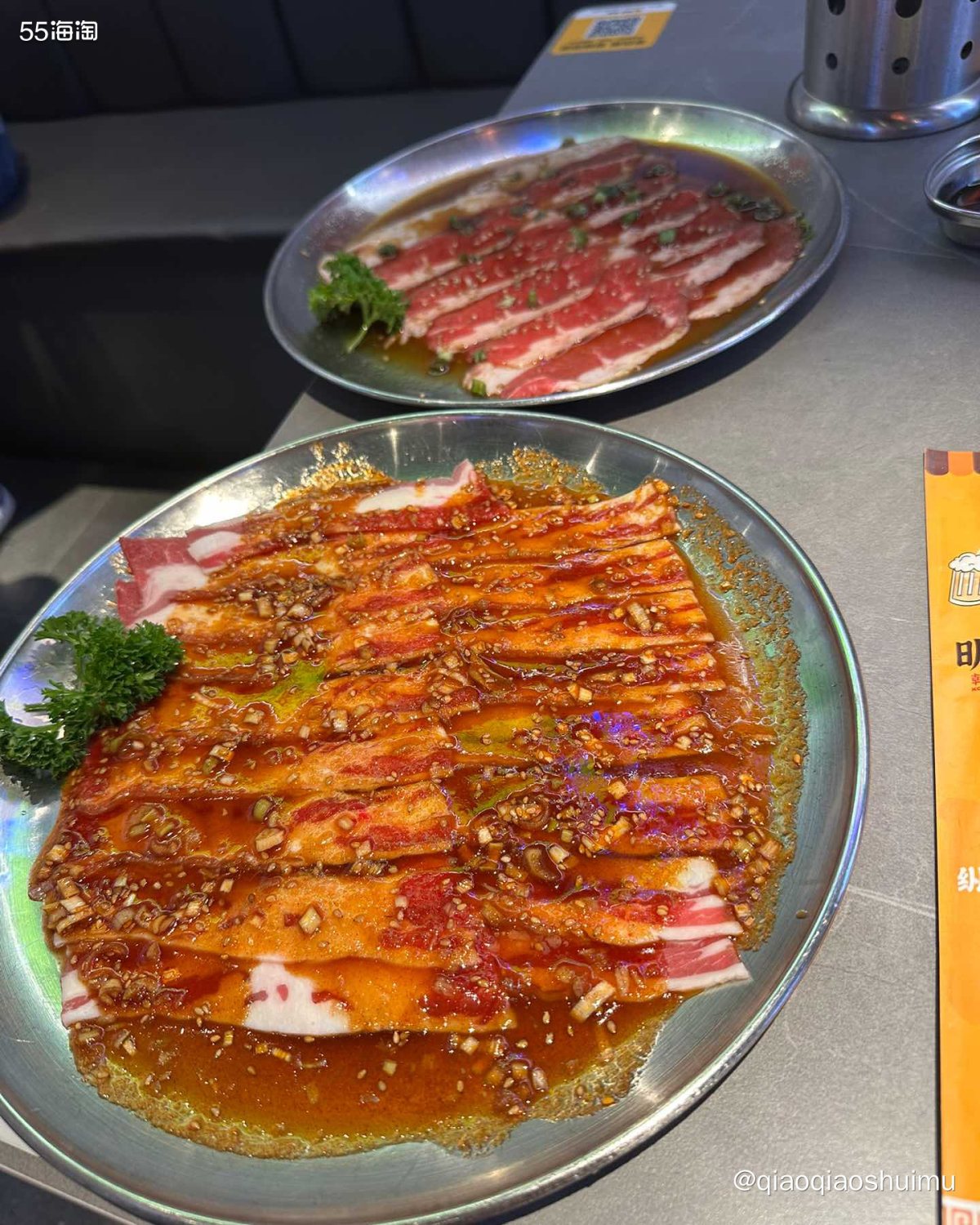 周六晚上骑完车，一起去吃烤肉。点了个双人套餐，里面竟然有五份