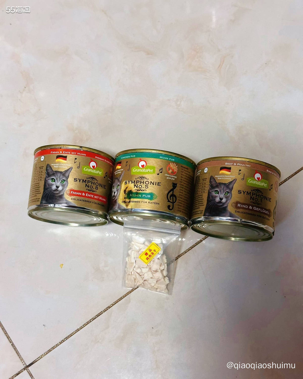 前阵子，猫咪不接受罐头，给我急的，就想着买点适口性好的罐头给