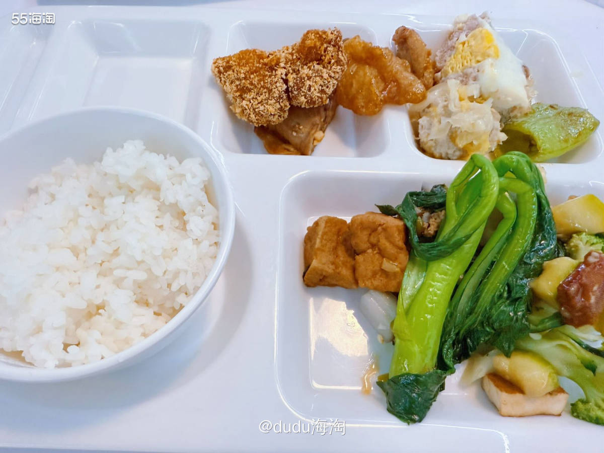 🌿食堂的自助餐现在每周都在上新不同的菜单，而且味道也都挺不