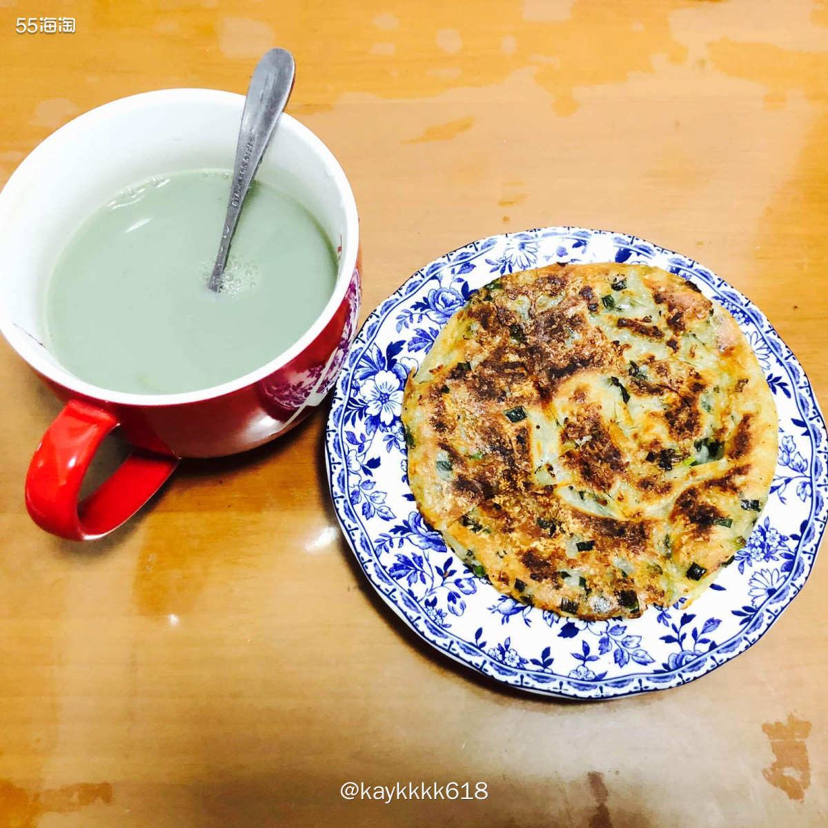 618直播间买了李老头的手抓饼，珍味小梅园的葱油饼，早饭不知