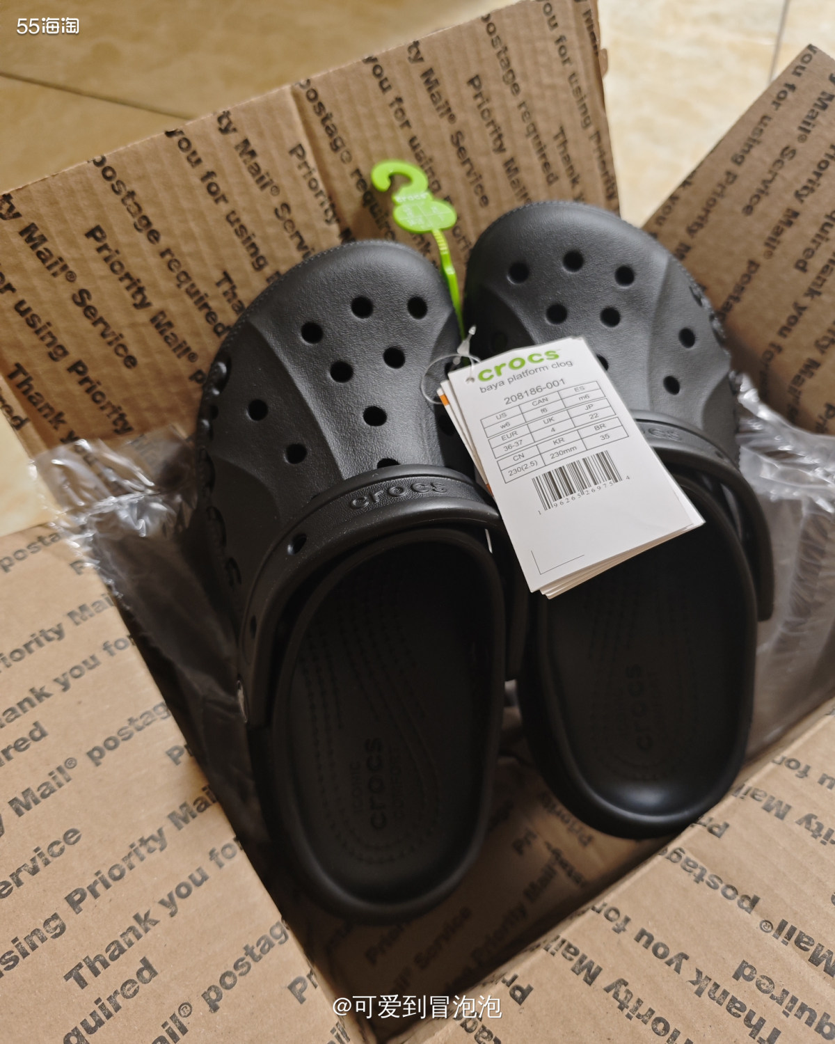 上个月买的Crocs洞洞鞋！做了下尺码攻略，选了w6！结果商