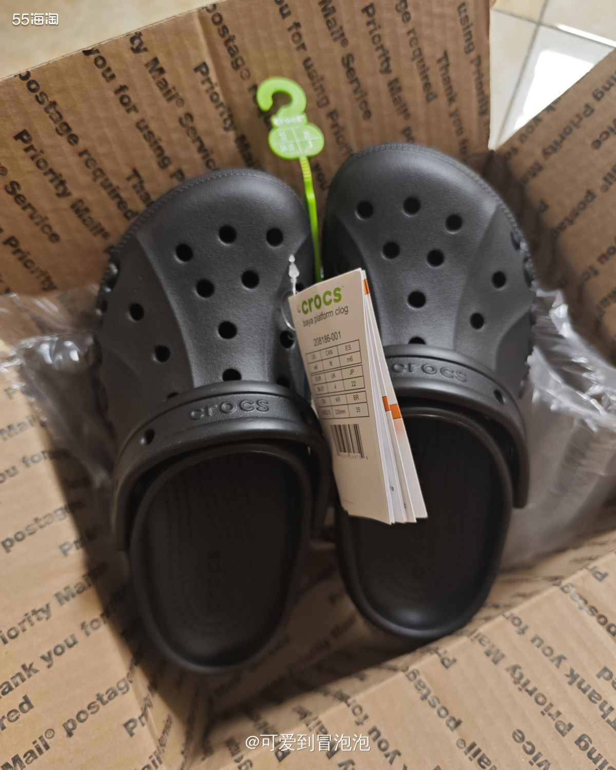 上个月买的Crocs洞洞鞋！做了下尺码攻略，选了w6！结果商