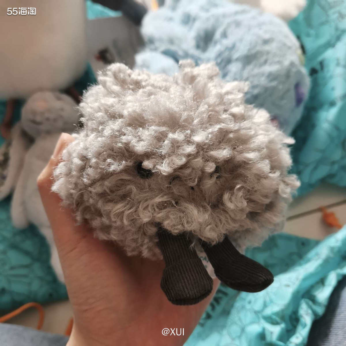 最近的包裹都是jellycat的玩偶，家里也是塞满了😂这次