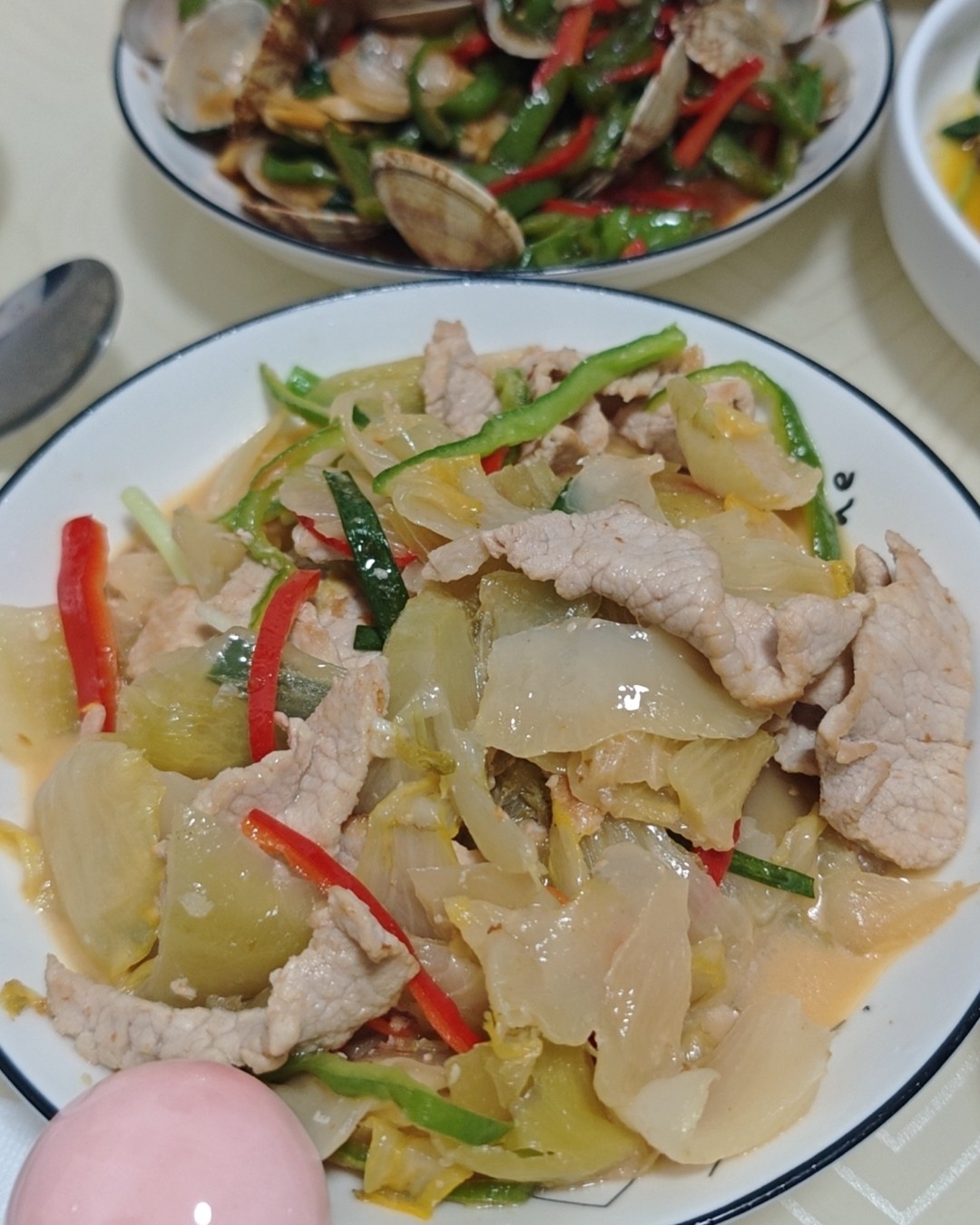 端午的第一顿家常菜！！ 一共做了5个菜，四菜一汤，咸菜炒猪肉