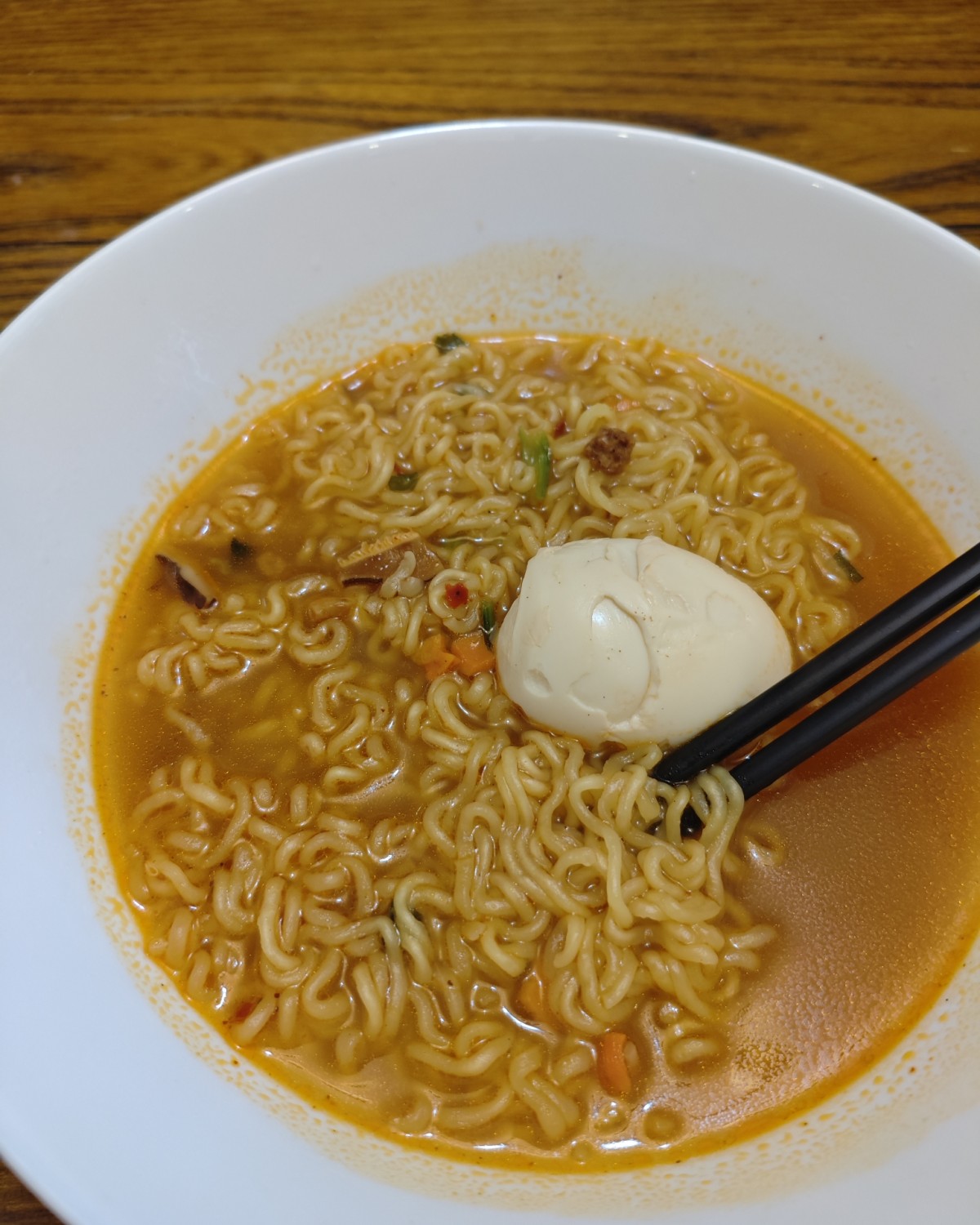 昨天中午突然想吃手撕鸡了，直接去附近那家菜市场买了一份手撕鸡