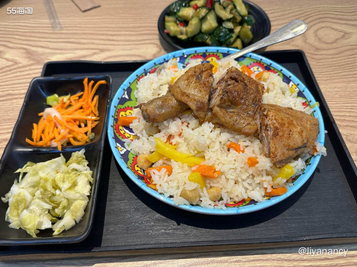 干饭人的爱，很美味的麻辣烫，有很多菜品可以自选，冷柜里很新鲜