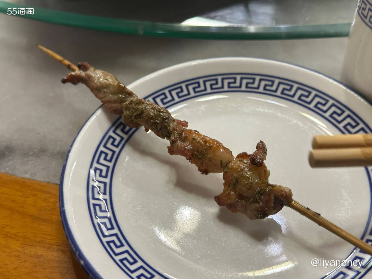 很不错的天津老菜馆，除了炒菜外，还有烧烤可以点，烤串虽然种类