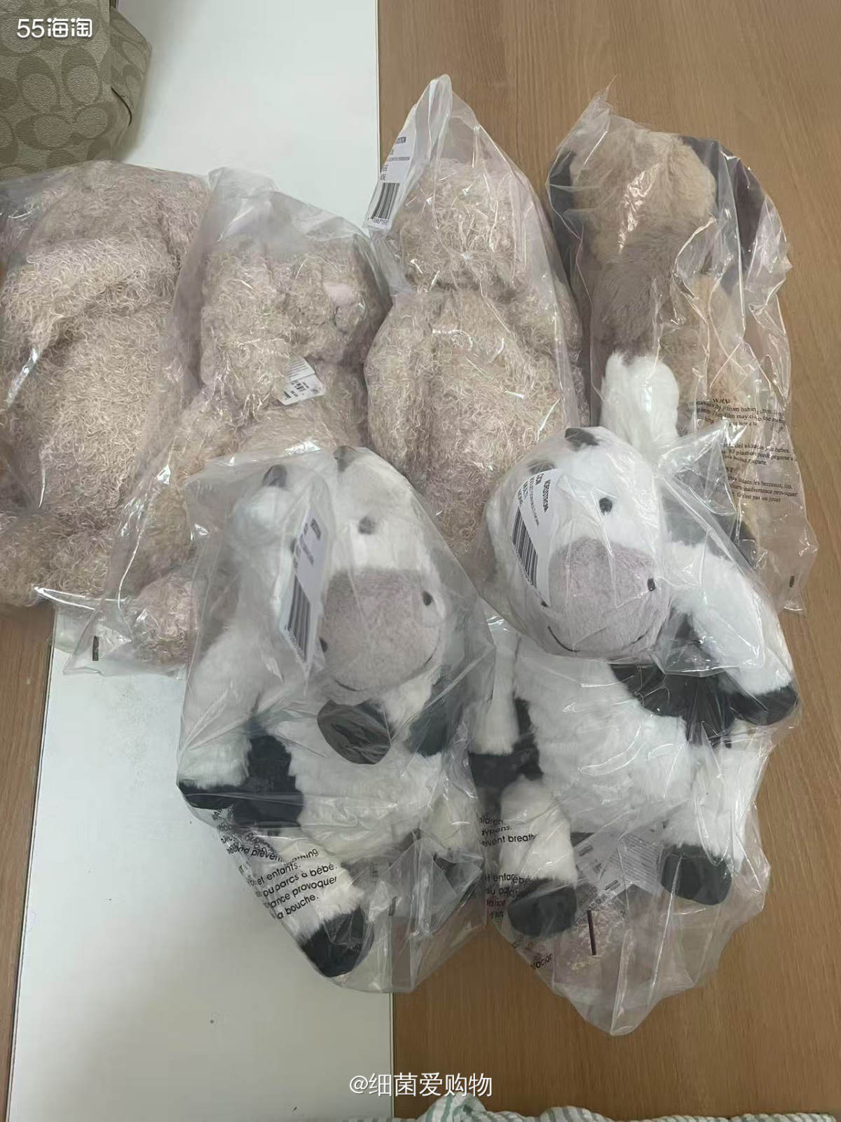 上个月是买了挺多jellycat,这箱是六一节就收到货了，相