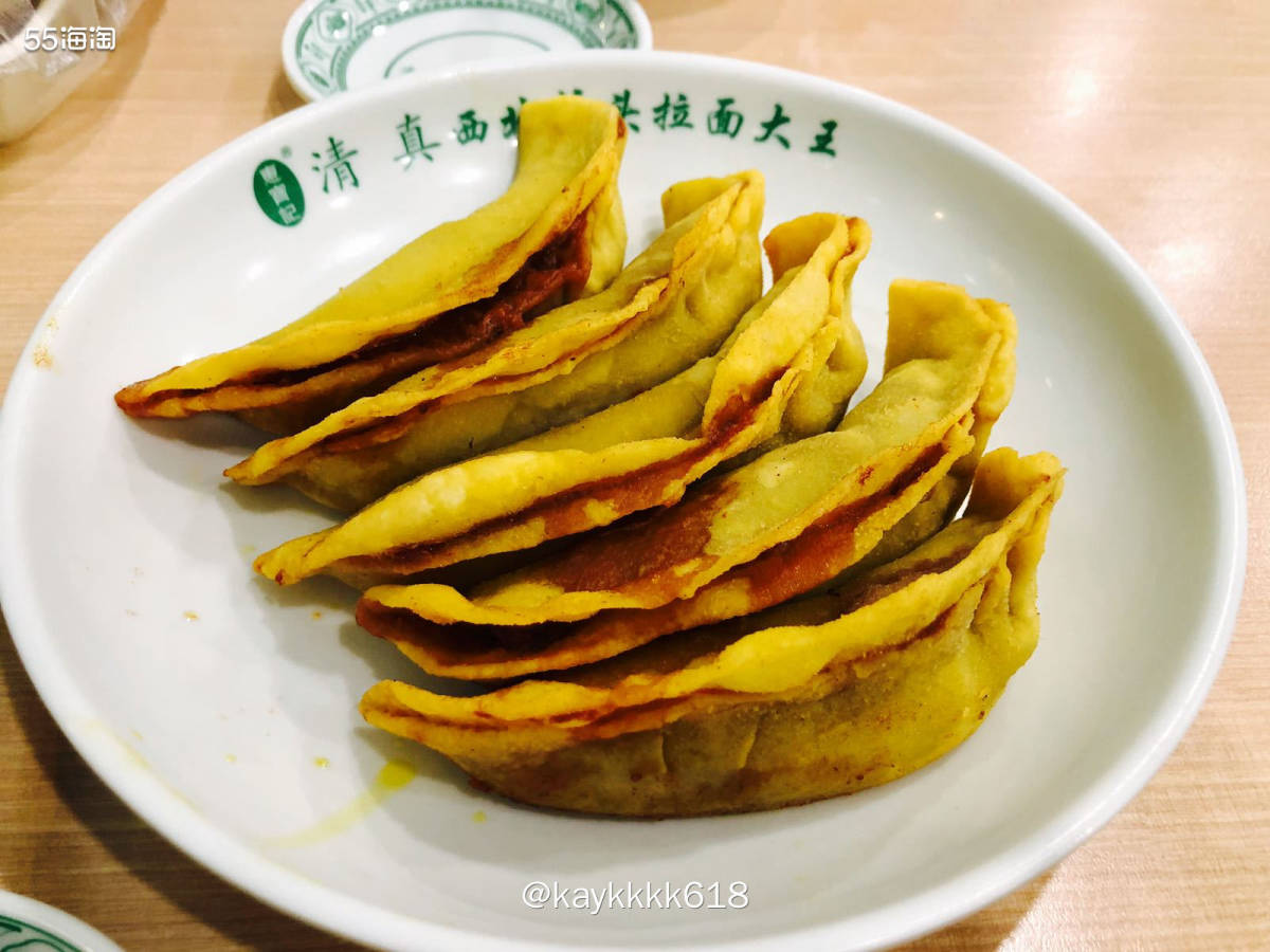 今天休息带麻麻去吃牛肉锅贴，这家在山西路丁家桥的清真·西北桥