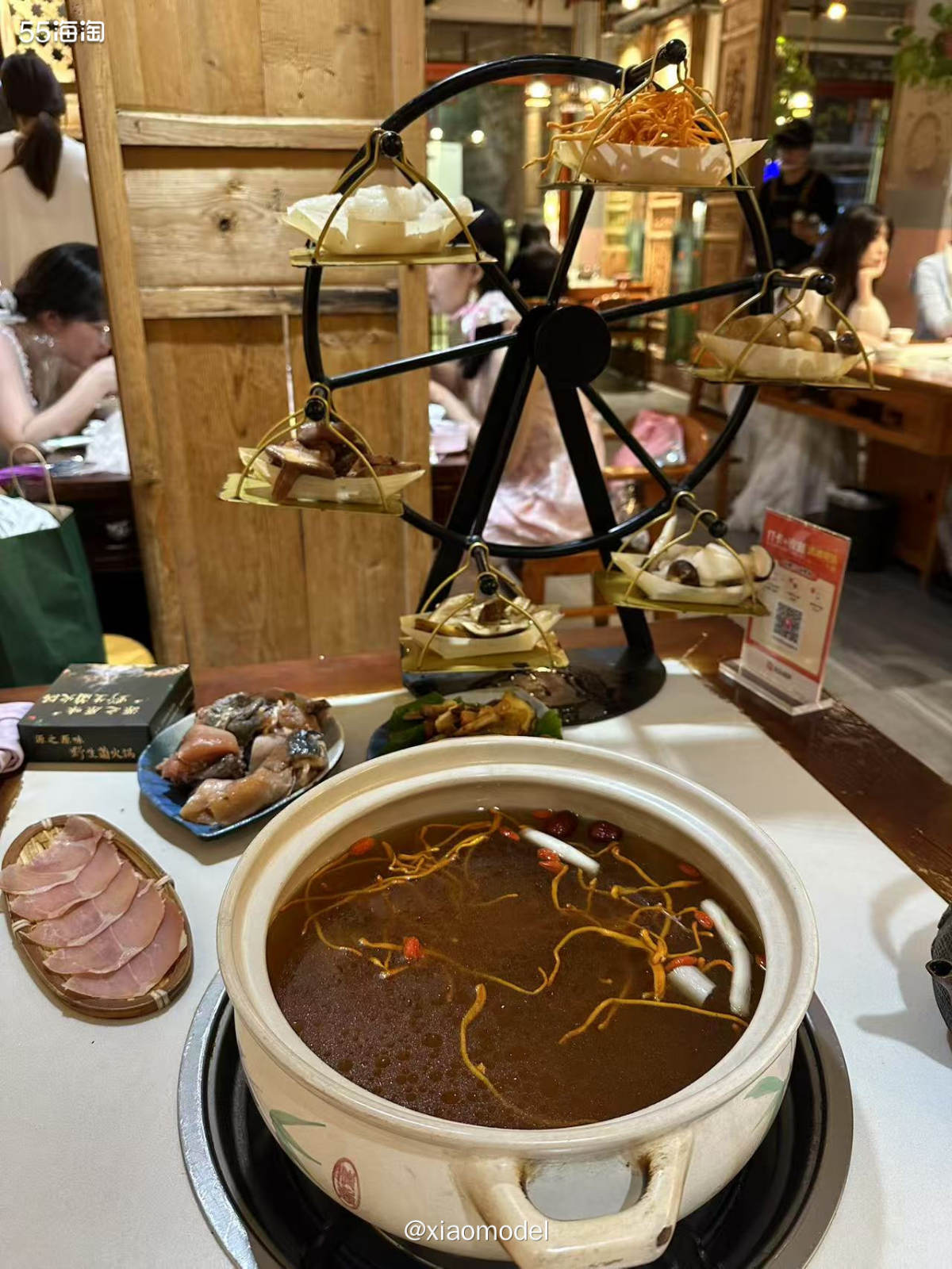 😀去云南旅游怎么可以不吃野生jun火锅，到的第一天晚餐就去