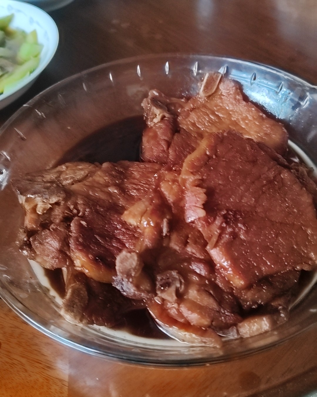 最近不知道吃什么，但是想吃肉肉了，正好去超市买点东西，看到大