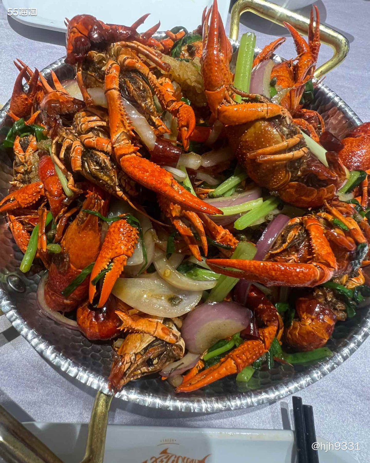 🦞昨天孩子学校组织去学农了，今天下午才回来。两个人在家不想