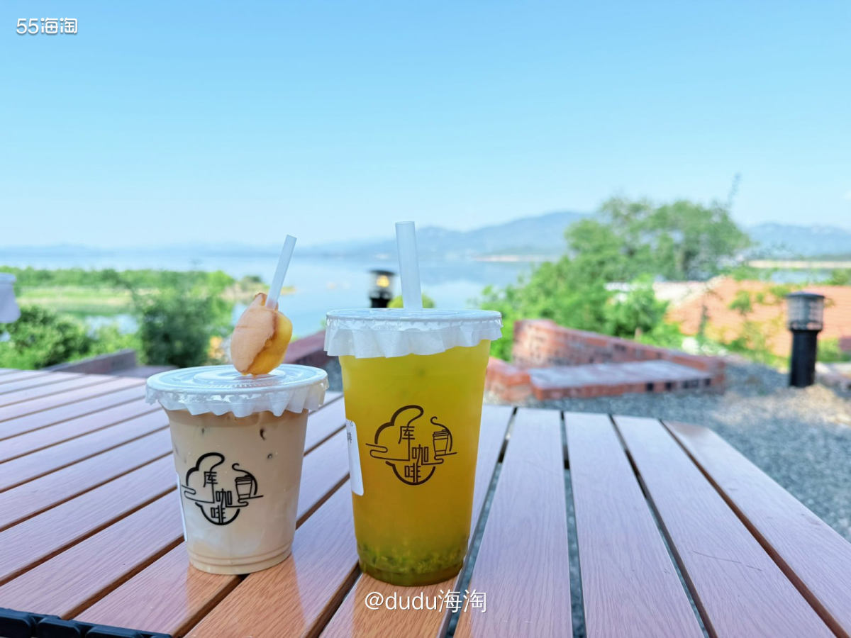 🌿昨天密云水库环湖自驾游的最后一站是库咖啡观景台，这家咖啡