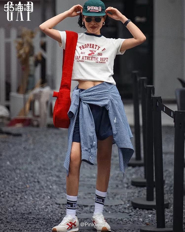 👚这也是618期间买的，之前线下给婆婆买了件衣，一直想着再