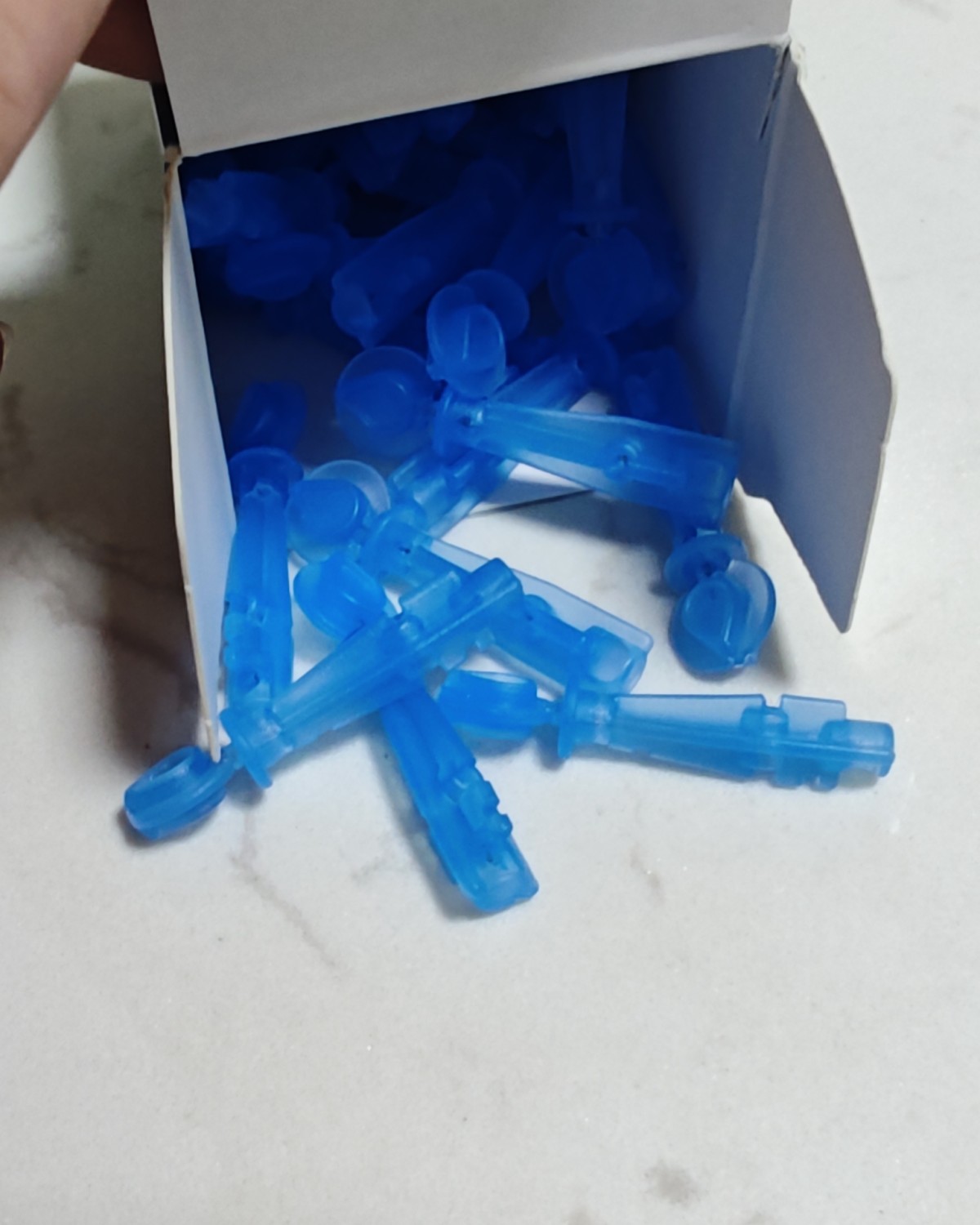 痘肌必备好物！ 我先来🙌🏻，有时候长痘痘，是白头的，需要