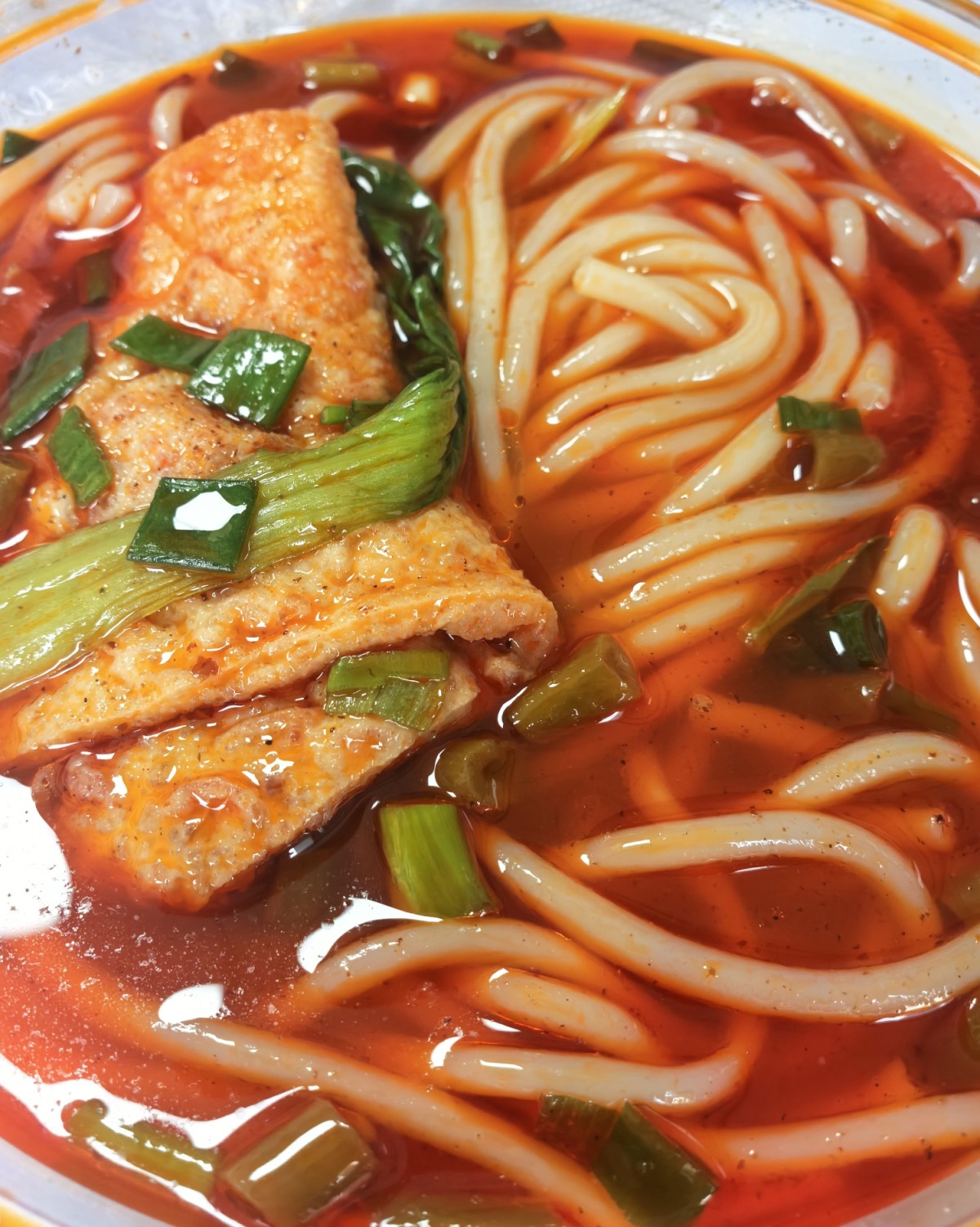哈哈哈。这个湖南米粉加豆干加虎皮鸡蛋总共10块钱。 去店里得