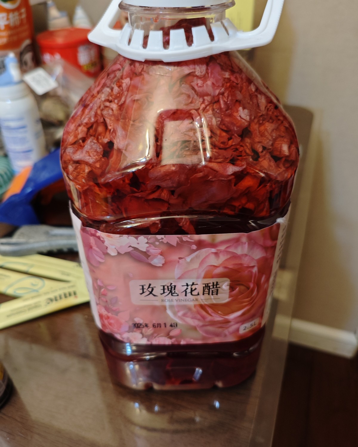 最近吃的零食有一点，虽然说还是在不断的控制饮食，那我也不是*