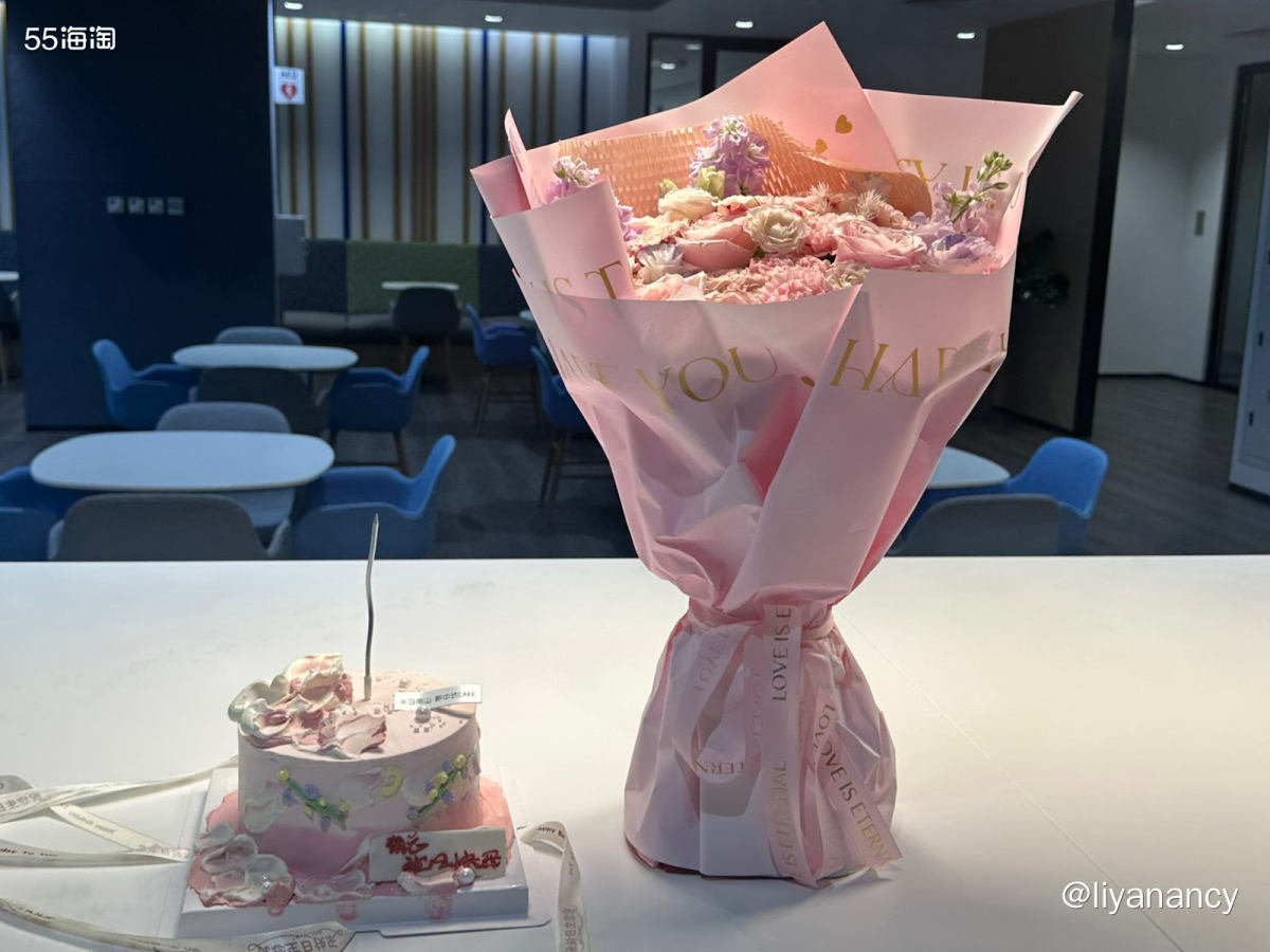 公司附近的羊蝎子店，店内空调很足，夏天吃热气腾腾的羊蝎子也不