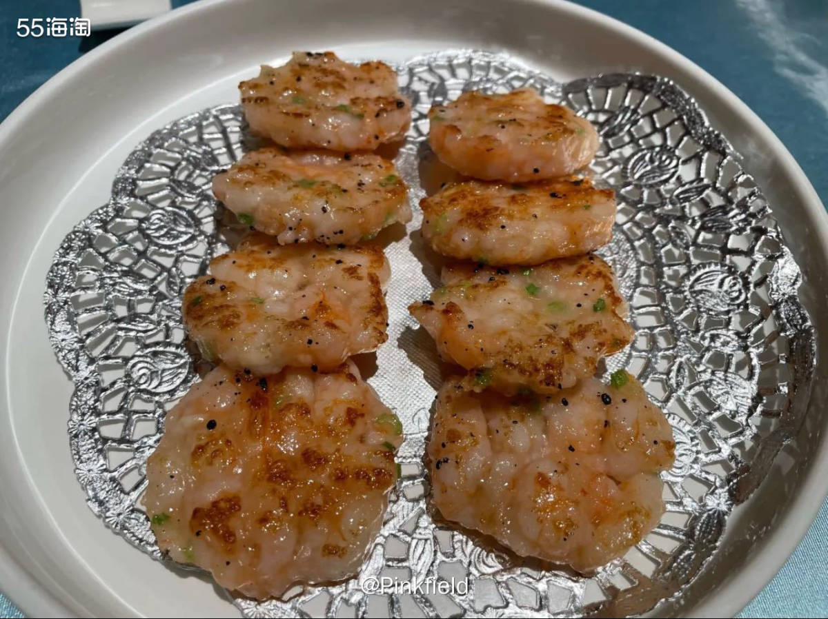 🦞上月底老友来找我玩，第二顿晚餐去了我们当地口碑还不错的一