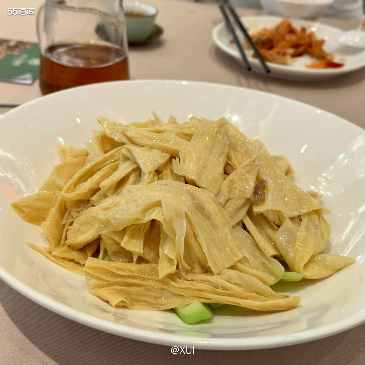 最近真的是经济下行，家附近的饭店喝早茶基本都有折扣，有一家店