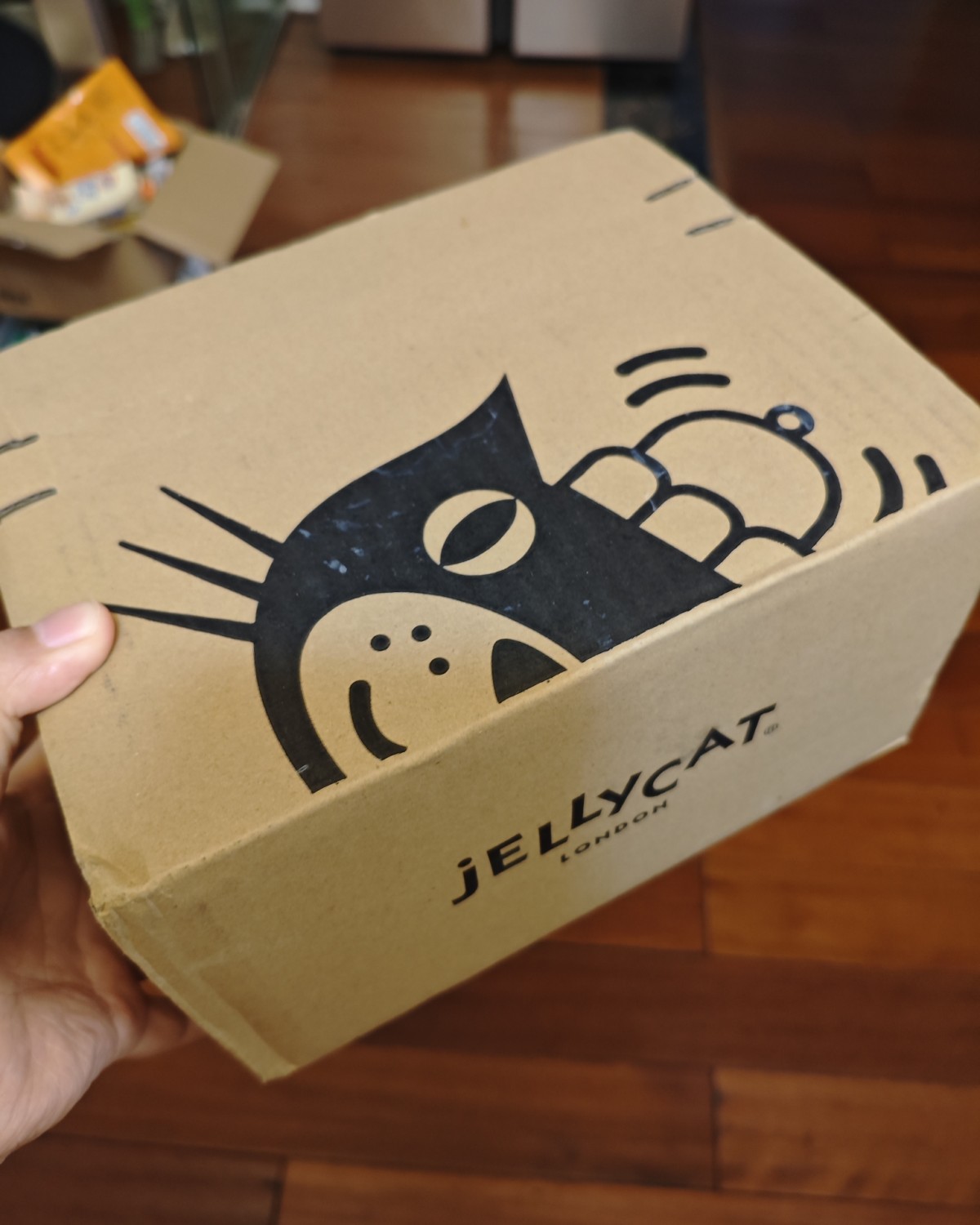 Xuixui提醒我淘宝jellycat官网上了米兔，赶紧我就