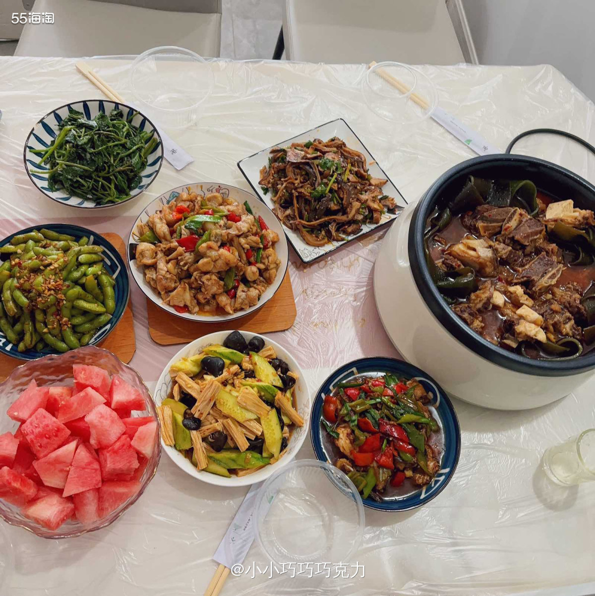 上周末有事没回家去，队友去同事老家钓鱼了，正好中午把鱼做了，