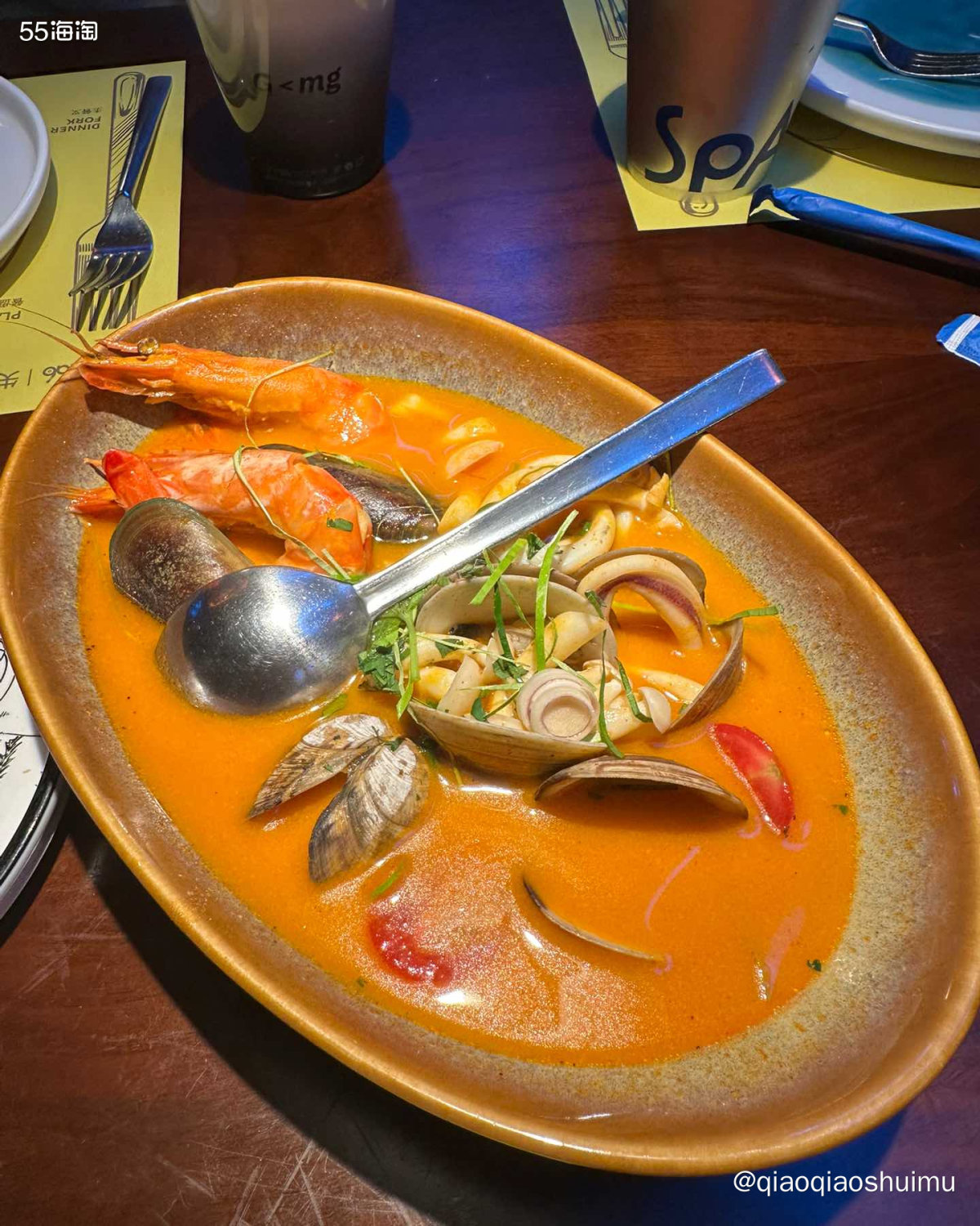 忽然想起之前在失重餐厅充的卡还没用完，趁周末去吃一下～ 一向