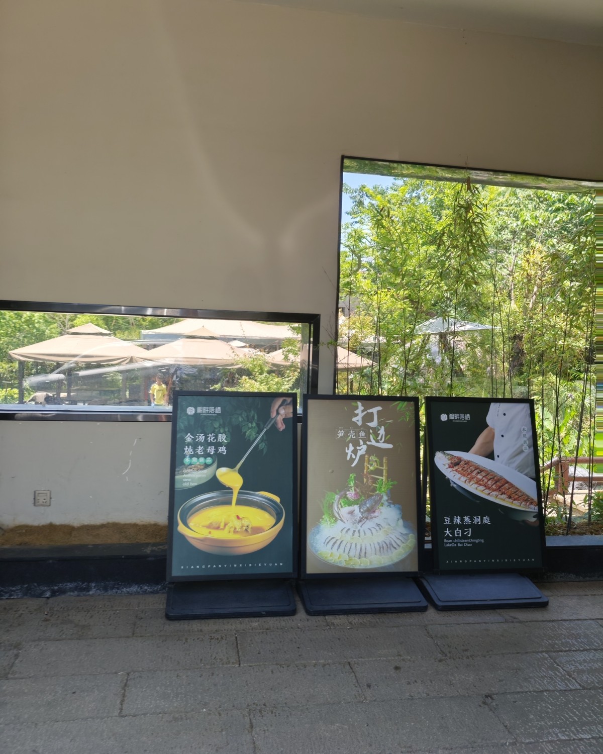 玛丽嘉兰最开始我是听伊能静推荐过，是法国高端校品牌，1962