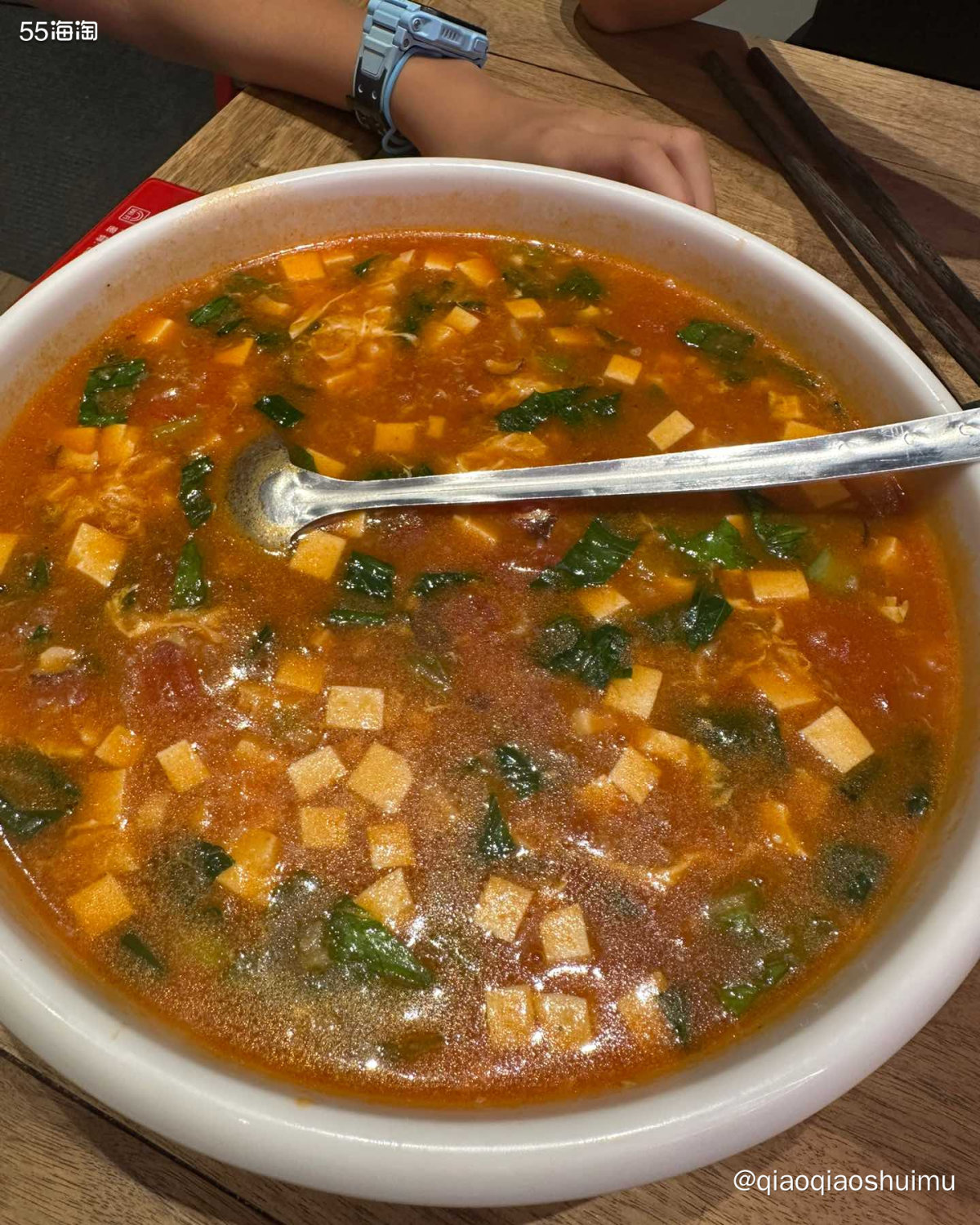 没去逛回民街，但烤肉必须吃。西安这边烤肉蛮便宜的，有的一元一