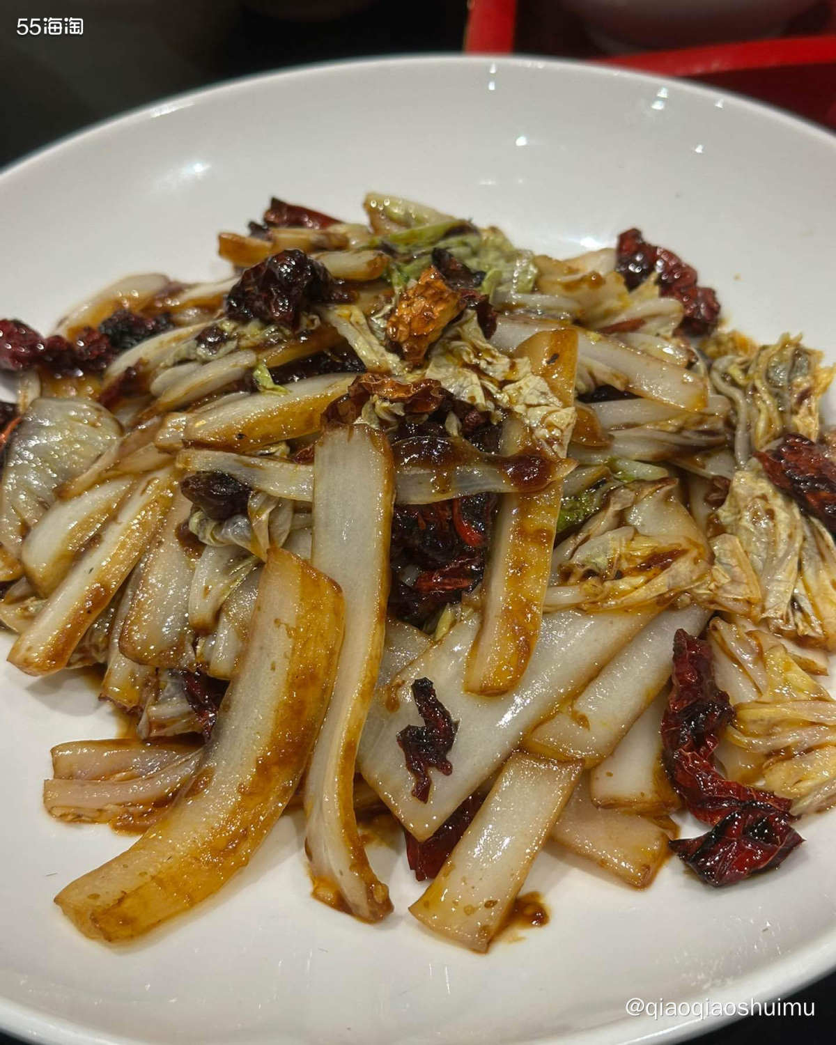这家店叫做长安大牌档，感觉就很像南京大牌档那种，里面集结了各