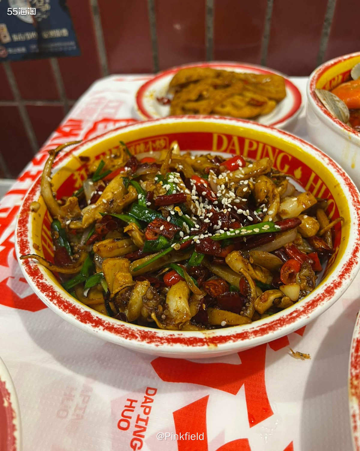 🌶️这是在南昌第一晚的晚饭，给娃点了曼玲粥外卖，等着孩子们