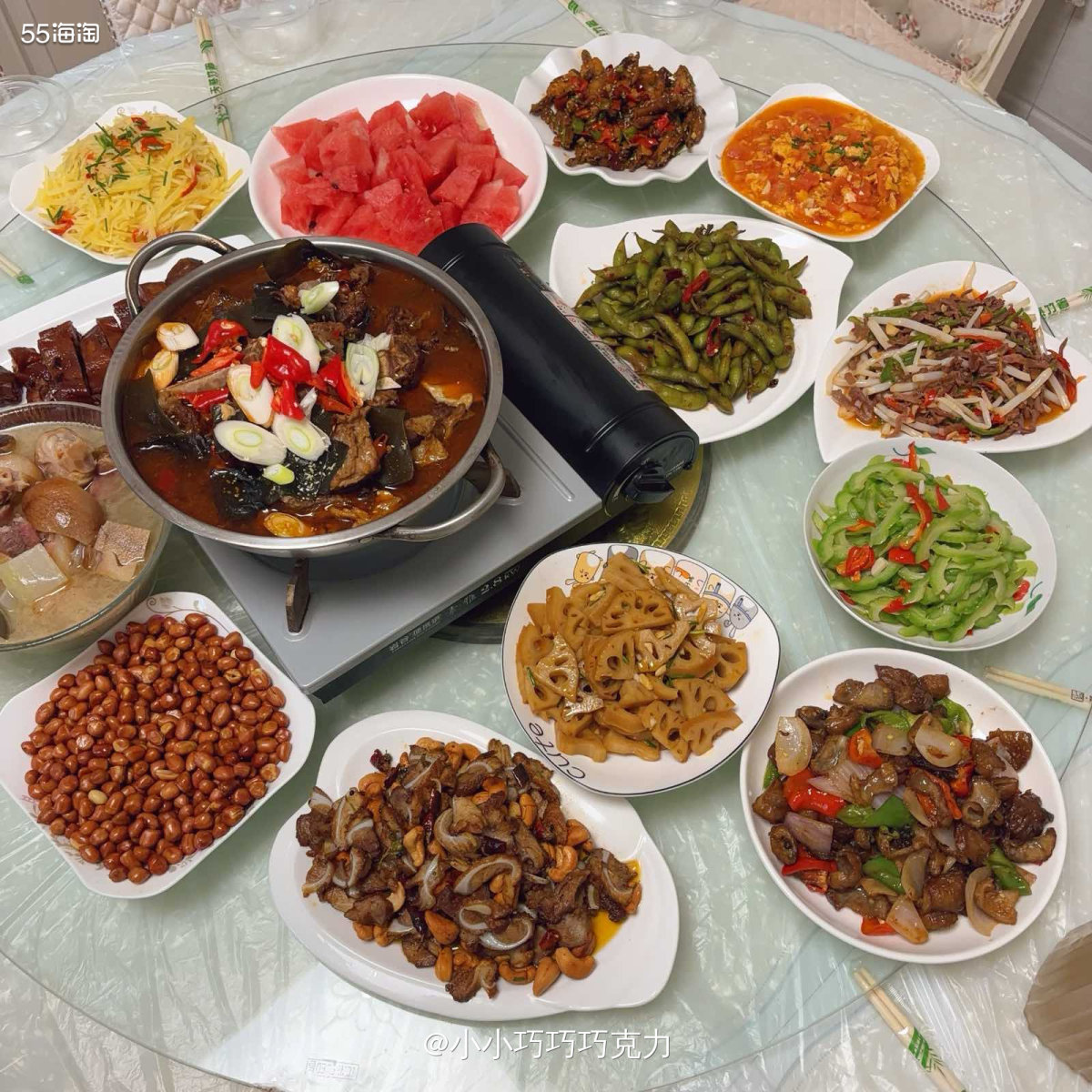 周六妹妹一家在我们家吃了饭，周天小姨又回请回去，哈哈，这真是