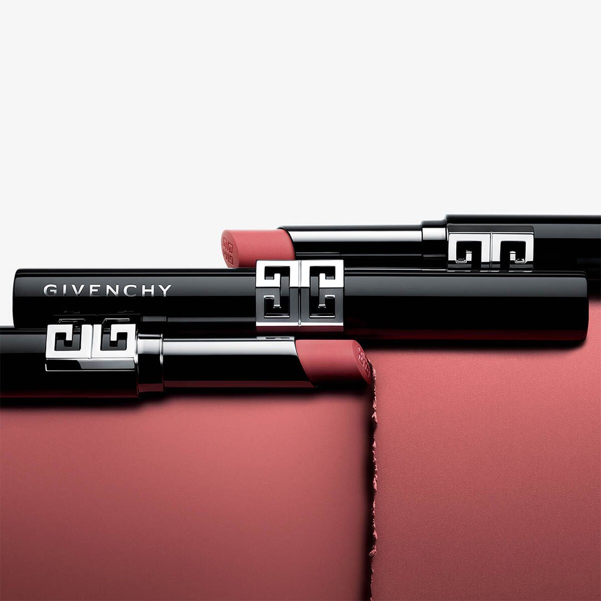 7月29日是国际口红日，Givenchy 纪梵希美妆在美国官