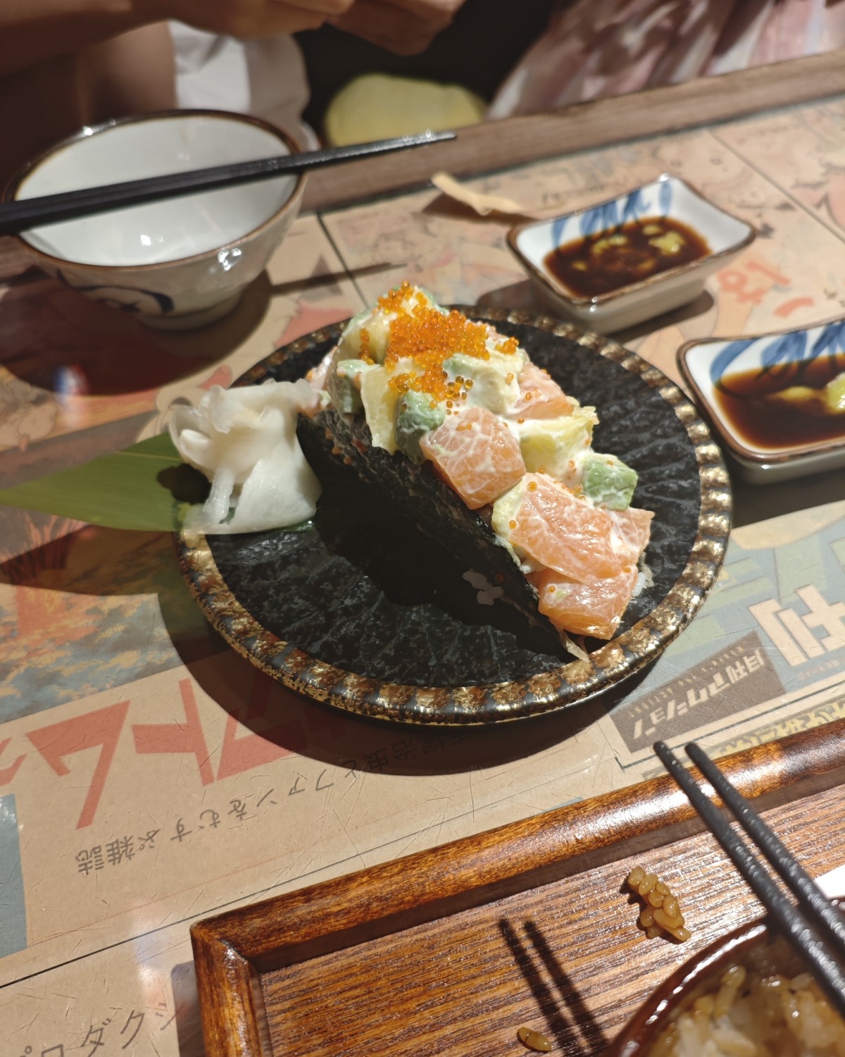 我看一个博主分享了鹅拌饭，搞得我也很想吃，就在附近大学城搜到