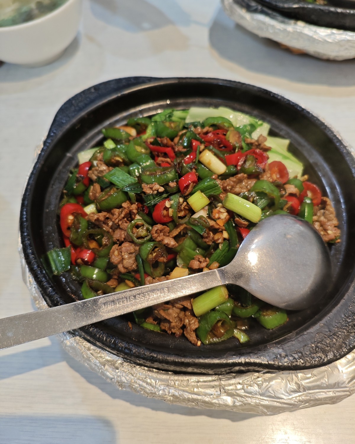 之前就在这家吃过，这次带朋友一起来吃了，在冬瓜山夜市附近，比