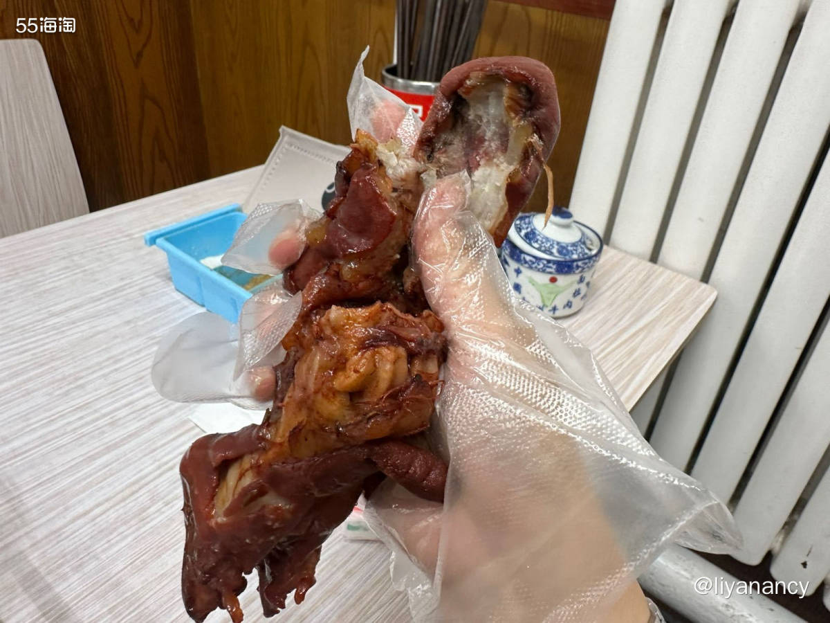 离剧场很近的一家小饭店，主要是羊汤烧饼还有一些面食，烧饼好评