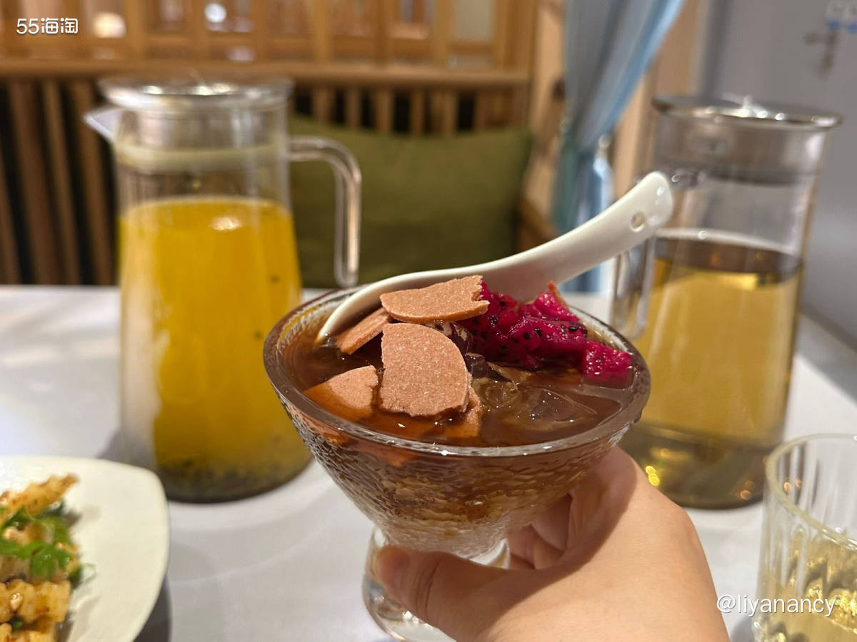 一个人的单人餐，体验云南好味道，豆花米线很好吃，里面有嫩嫩的