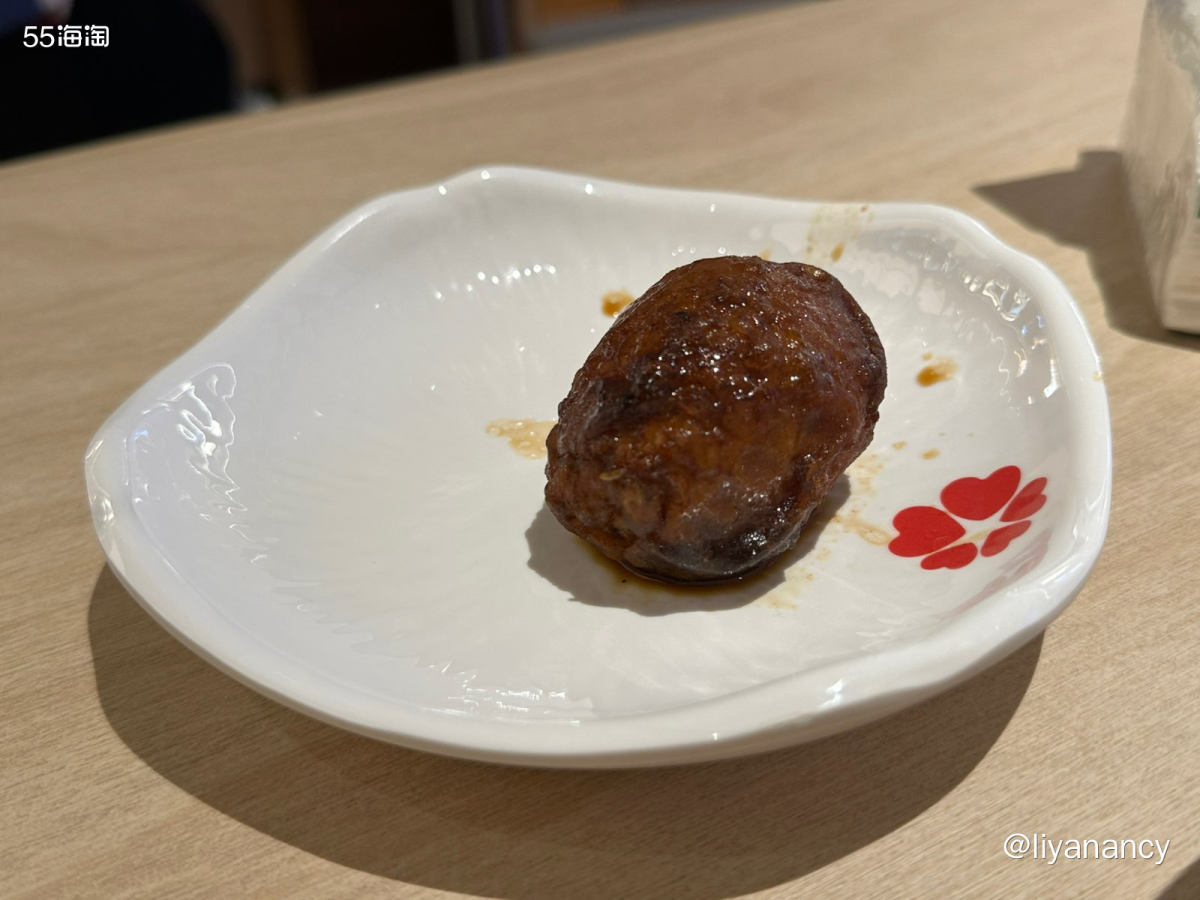 一个人的单人餐，体验云南好味道，豆花米线很好吃，里面有嫩嫩的