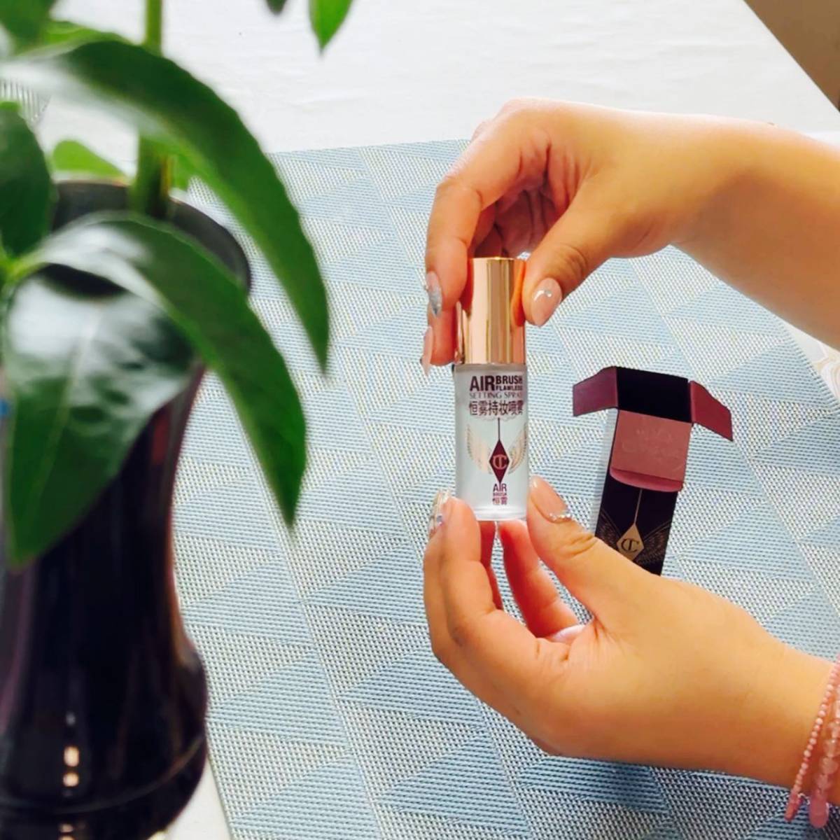 💄姐妹们谁懂啊！化完妆2小时就驳卡粉的…   直到我遇见了
