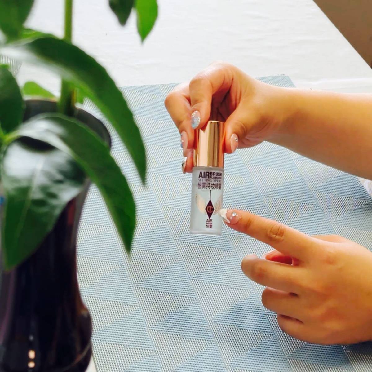💄姐妹们谁懂啊！化完妆2小时就驳卡粉的…   直到我遇见了