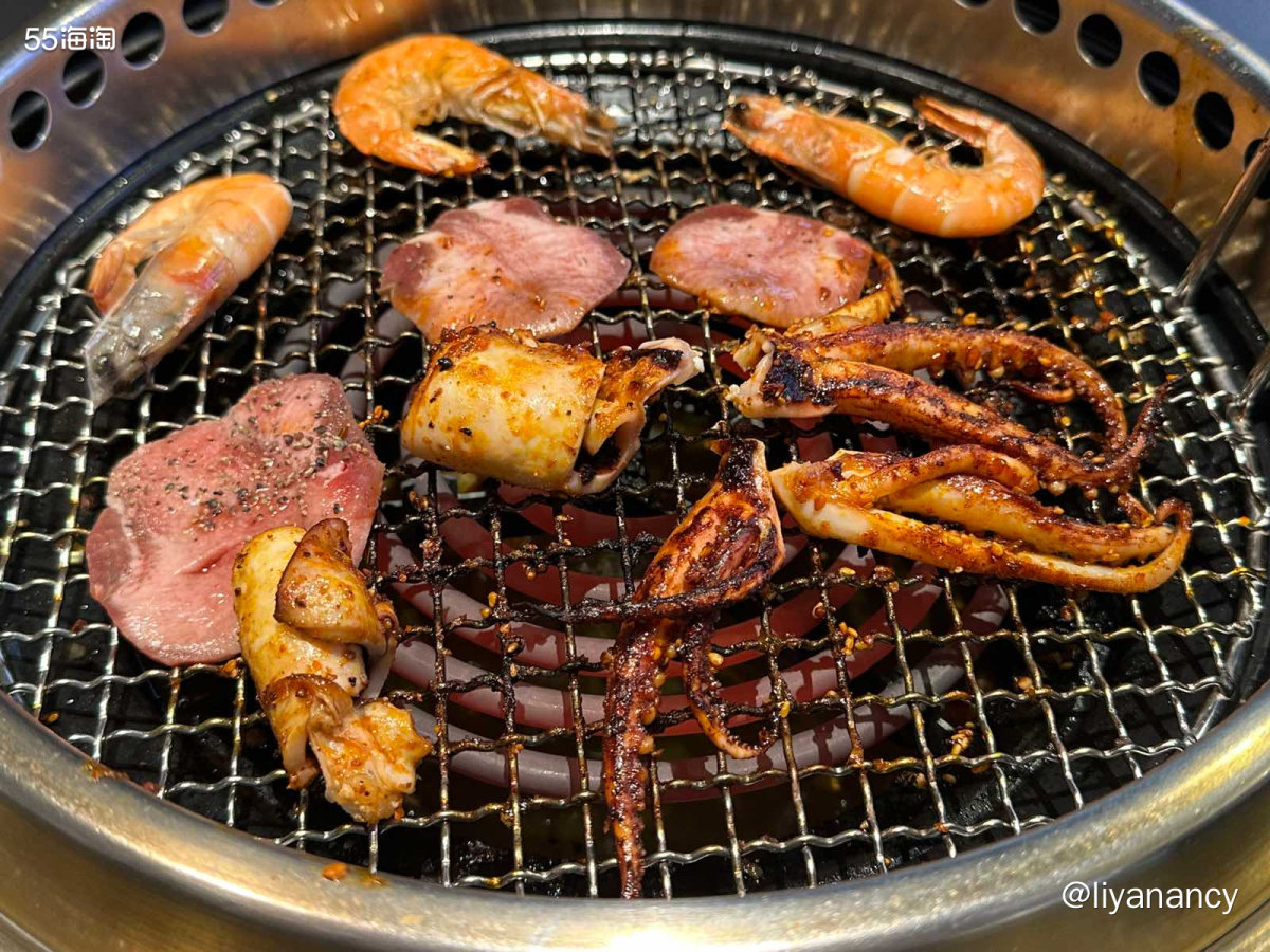 自助烤肉的快乐，很适合打工人的周中消遣，因为同样的自助周末比