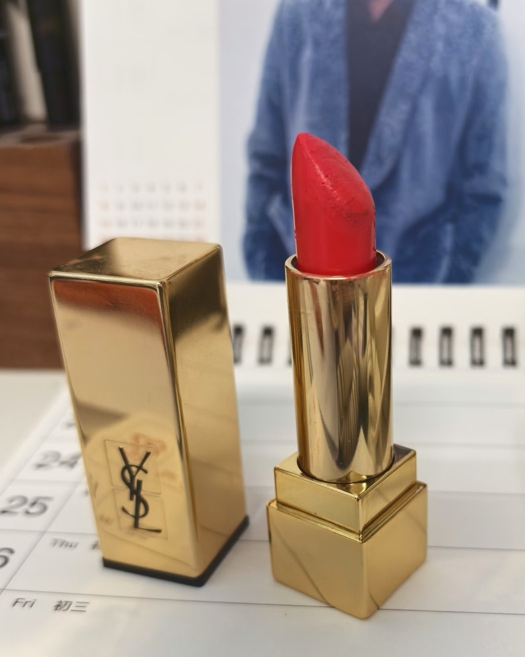 这个还是在电视剧来自星星的你热播后火起来的圣罗兰方管唇膏星你