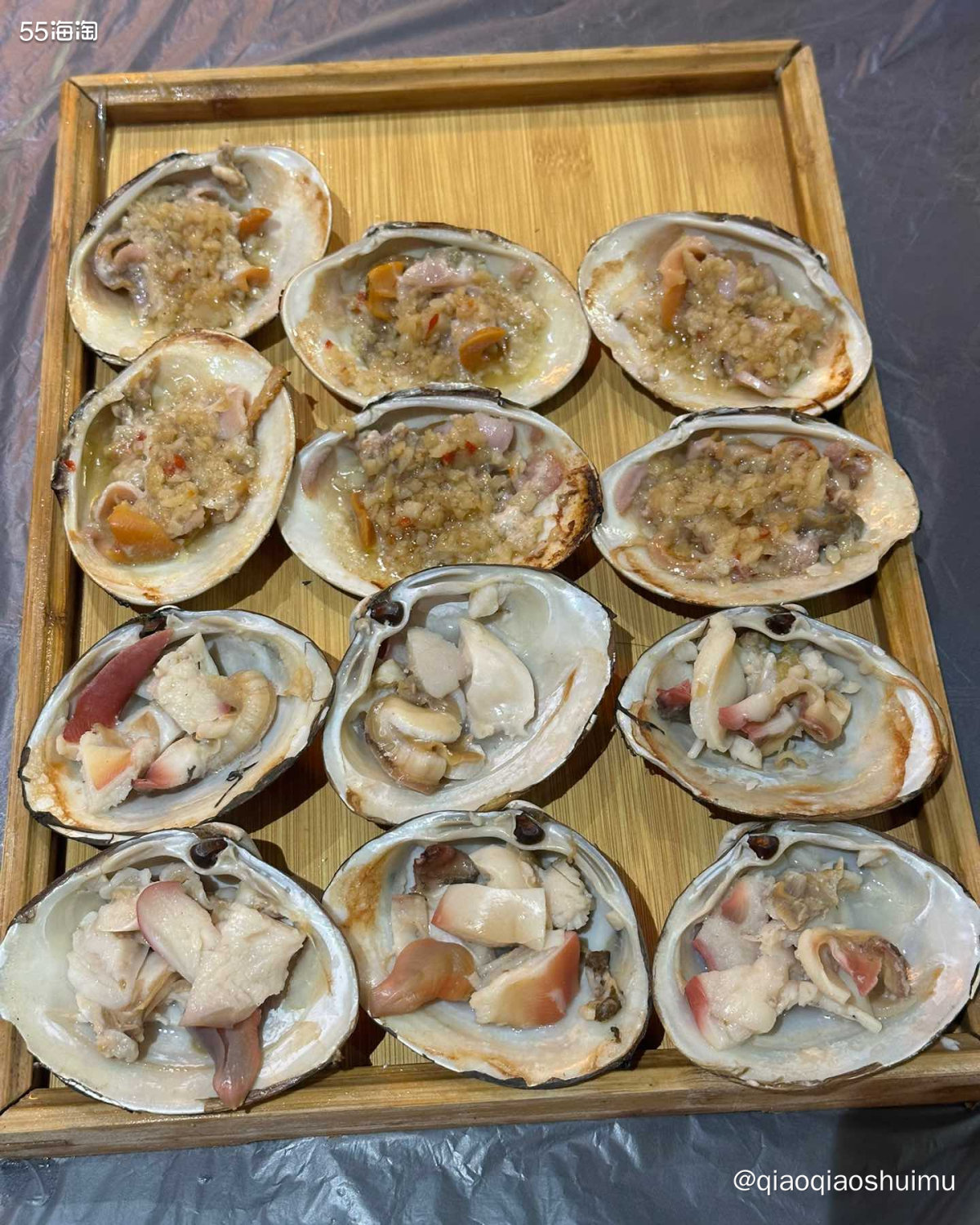 我们到达珲春时已经是三点多了，等开到海鲜街刚好饭点儿。 帝王