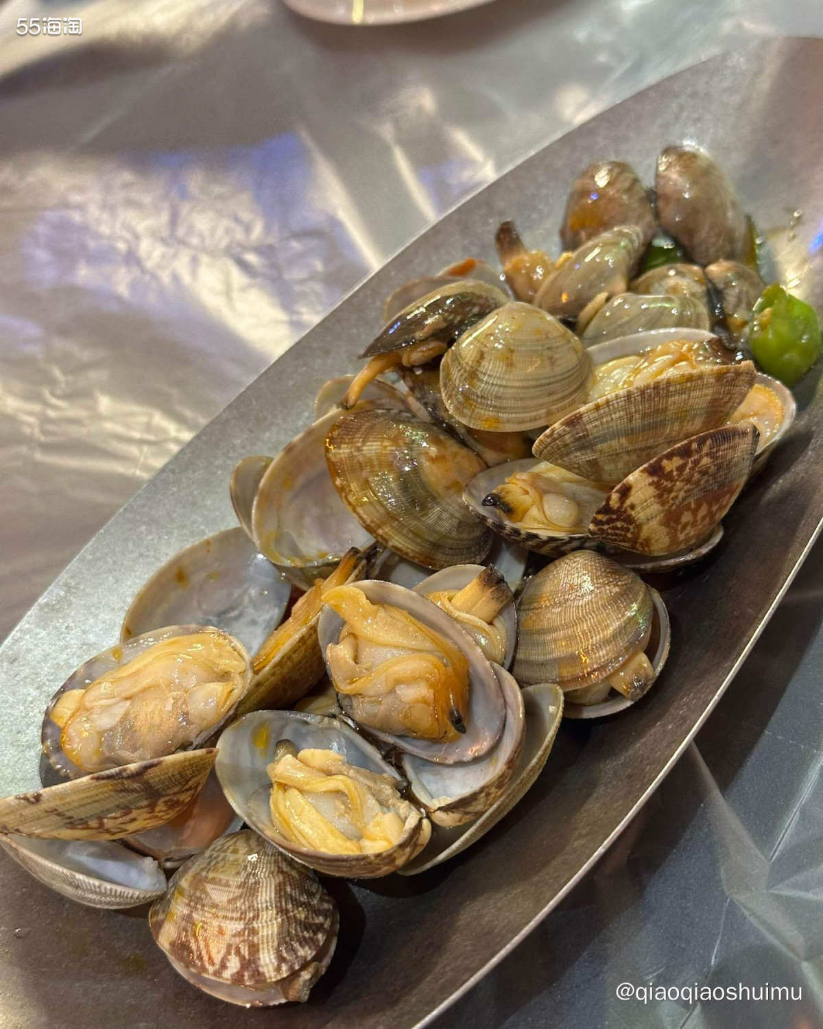 我们到达珲春时已经是三点多了，等开到海鲜街刚好饭点儿。 帝王