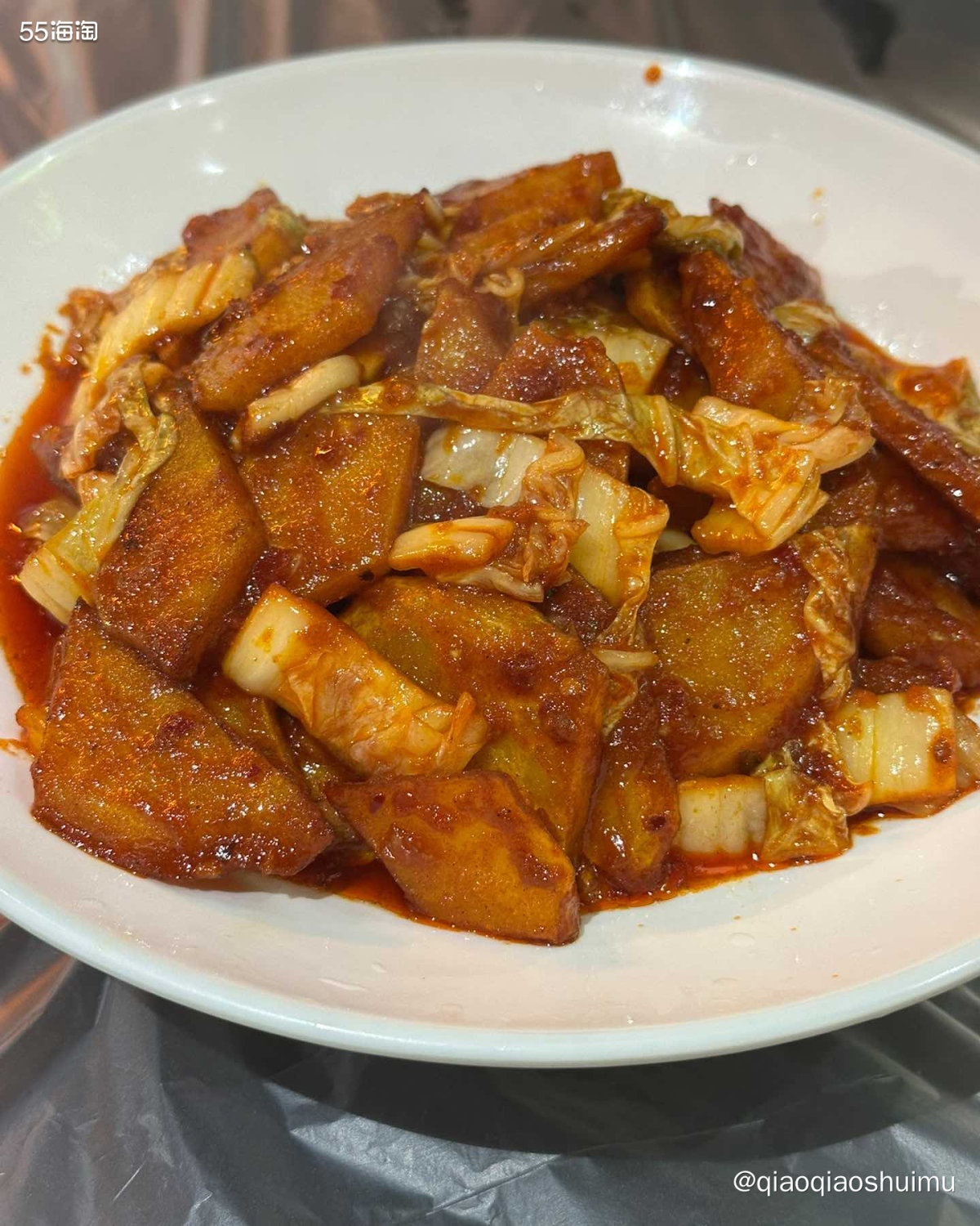 我们到达珲春时已经是三点多了，等开到海鲜街刚好饭点儿。 帝王