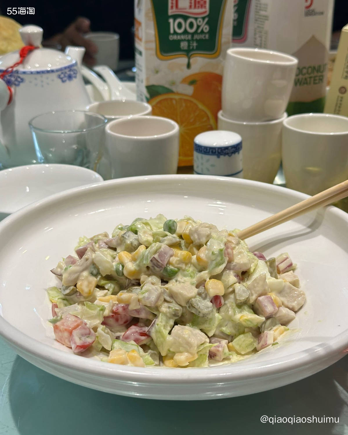 此行最后一站，到了哈尔滨，到了先来个家庭聚会，大家相聚老厨家